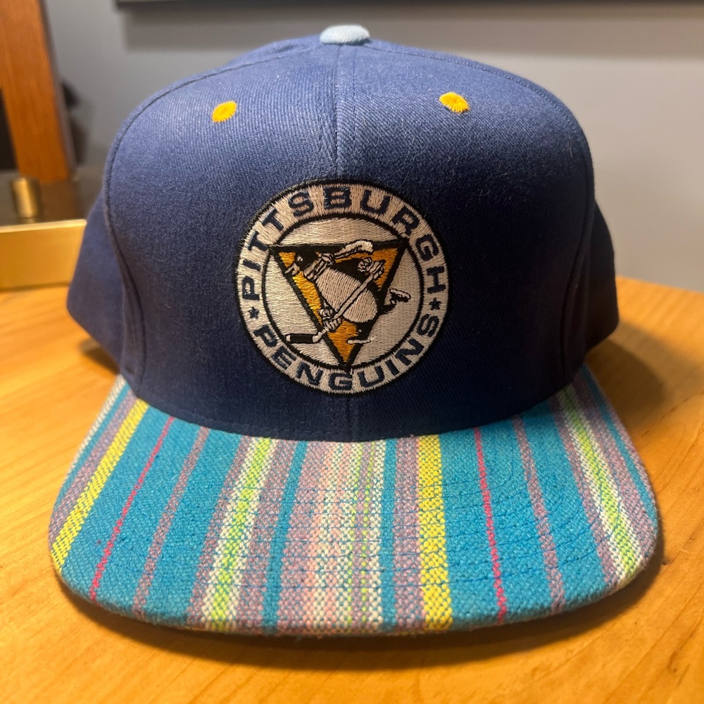 Mitchell & Ness Pittsburgh Penguins SnapBack hat *RARE* LIKE NEW